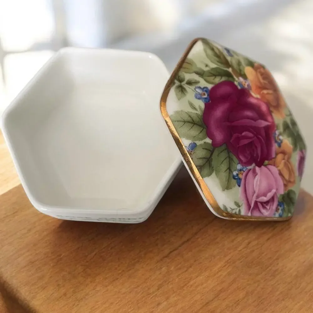 Fine Bone China The Rose Garden Howard Castle Trinket Box Made in England